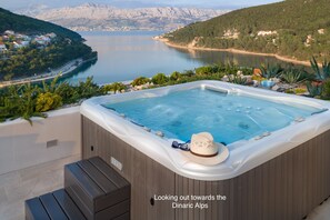 Outdoor spa tub - Luxurious Seaside Villa. Stunning Views. Private Pool. Spacious Outdoor Living (Pucišca, Brac, Split)