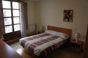 1 غرفة نوم ومكتب ومكواة/لوح كي وواي فاي مجانًا