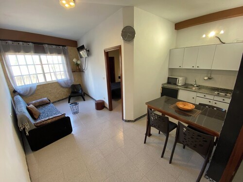 MATKAILIJAKATTI (6) IDEAALISET PARUKSET TAI VAARALLINEN