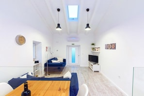 2 bedrooms, iron/ironing board, travel crib, free WiFi