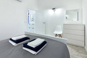 2 bedrooms, iron/ironing board, travel crib, free WiFi - Sicó Lodge; comfortable 2 bedroom house in the heart of Sicó region! (Ansião)