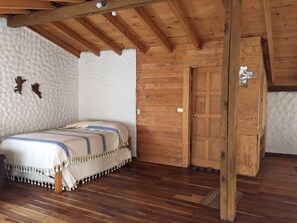 1 chambre, fer et planche à repasser, accès au Wi-Fi (inclus)