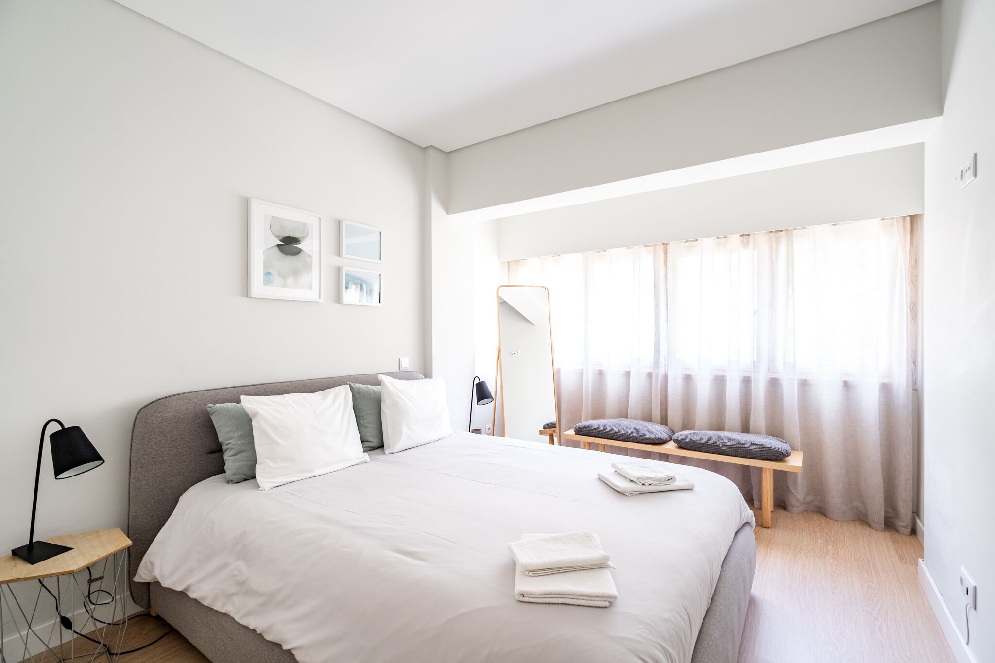 2 chambres, fer et planche à repasser, accès Internet, draps fournis