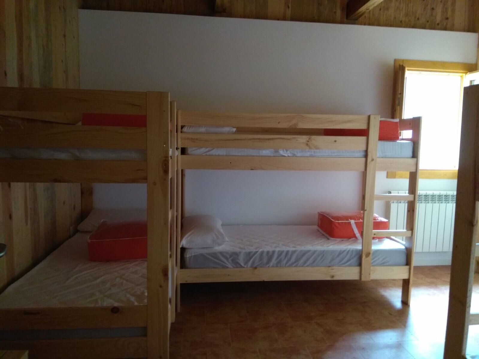 ALBERGUE TEJADILLOS is a site specially designed to share.