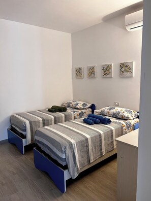 3 Schlafzimmer, Schreibtisch, Bügeleisen/Bügelbrett, kostenloses WLAN