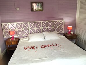 3 bedrooms, iron/ironing board, internet, bed sheets