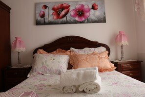 1 Schlafzimmer, Reisekinderbett, WLAN, Bettwäsche