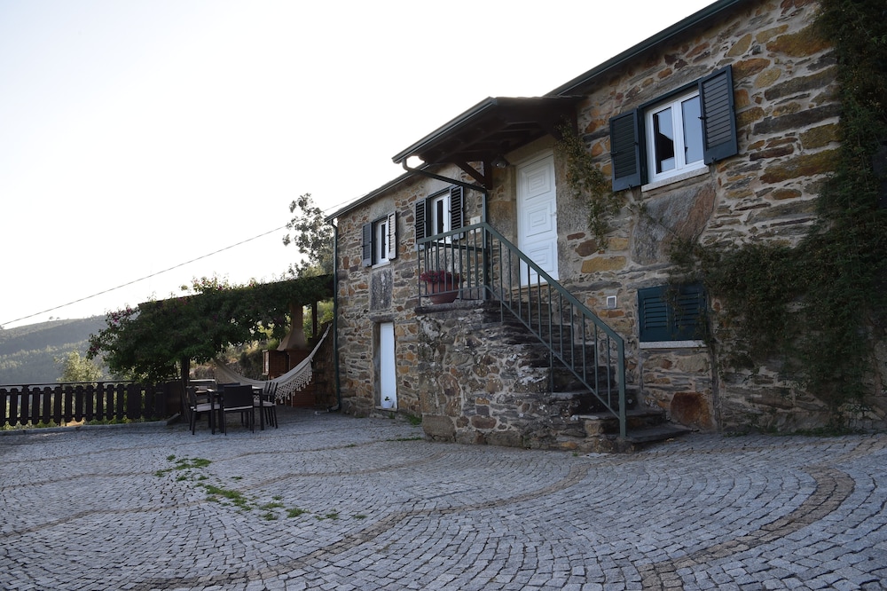 Quinta da Malhada - A. L. 14 km from Paiva Walkways