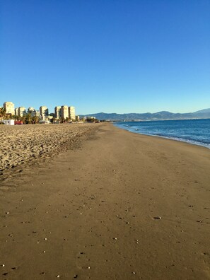 Una spiaggia nelle vicinanze