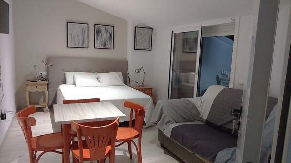 1 makuuhuone, silitysrauta/-lauta, Wi-Fi, vuodevaatteet