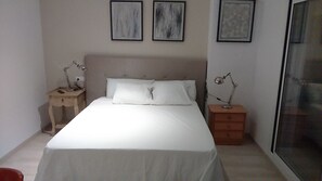 1 makuuhuone, silitysrauta/-lauta, Wi-Fi, vuodevaatteet