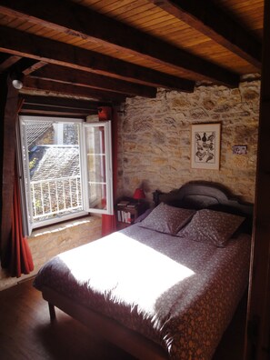 3 chambres, fer et planche à repasser, Wi-Fi, literie fournie