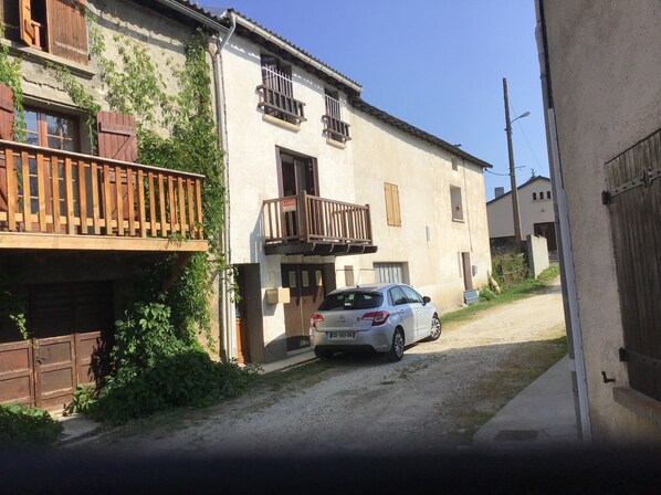 Exterior - Village house with balcony located in Camurac 1200 m above sea level.  (Belcaire)