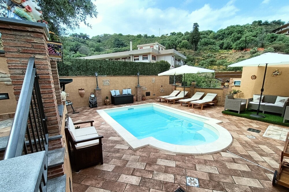 "VILLA ALECLA" - Sea Villa near Taormina.