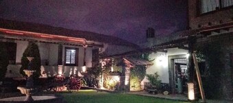 Comfortable and cozy Eucalyptus bedroom 30 min. of Toluca for Holidays.