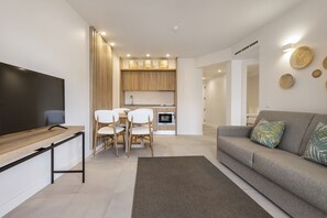 TV - One Bedroom Apartment for Couple (Olhos de Água)