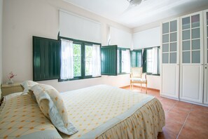 3 bedrooms, iron/ironing board, travel crib, free WiFi - Self catering Puerta del Agua for 6 people (Uclés)