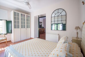 3 bedrooms, iron/ironing board, travel crib, free WiFi