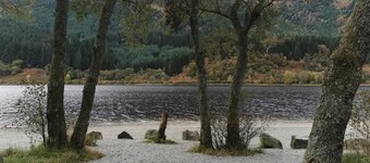 Castlehill Apartment ligger under veggene i Stirling Castle