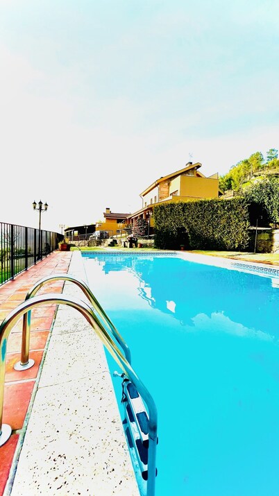 Holiday Villa Portugal Private POOL Diving Board BBQ Internet Games Room