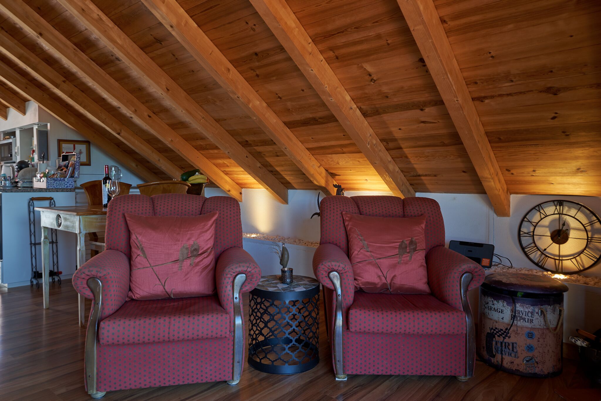 Queen bed studio loft apartment - bathroom, kitchenette & terrace 7km Obidos