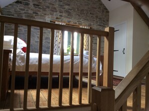 1 多间卧室、熨斗/熨衣板、免费 WiFi、床单