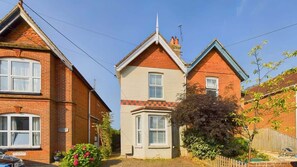 Exterior - Blackberry Cottage, Bembridge | Accessible Coastal (Bembridge)