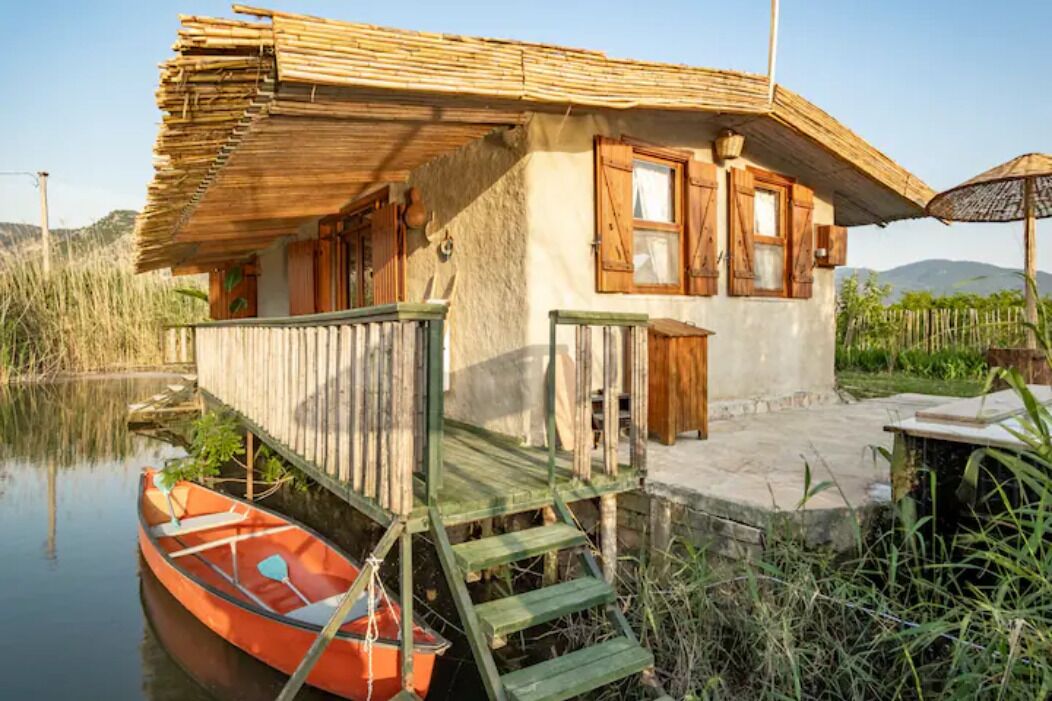 Yalicapkin Cottage - unique thatched cottage located on the Dalyan River.