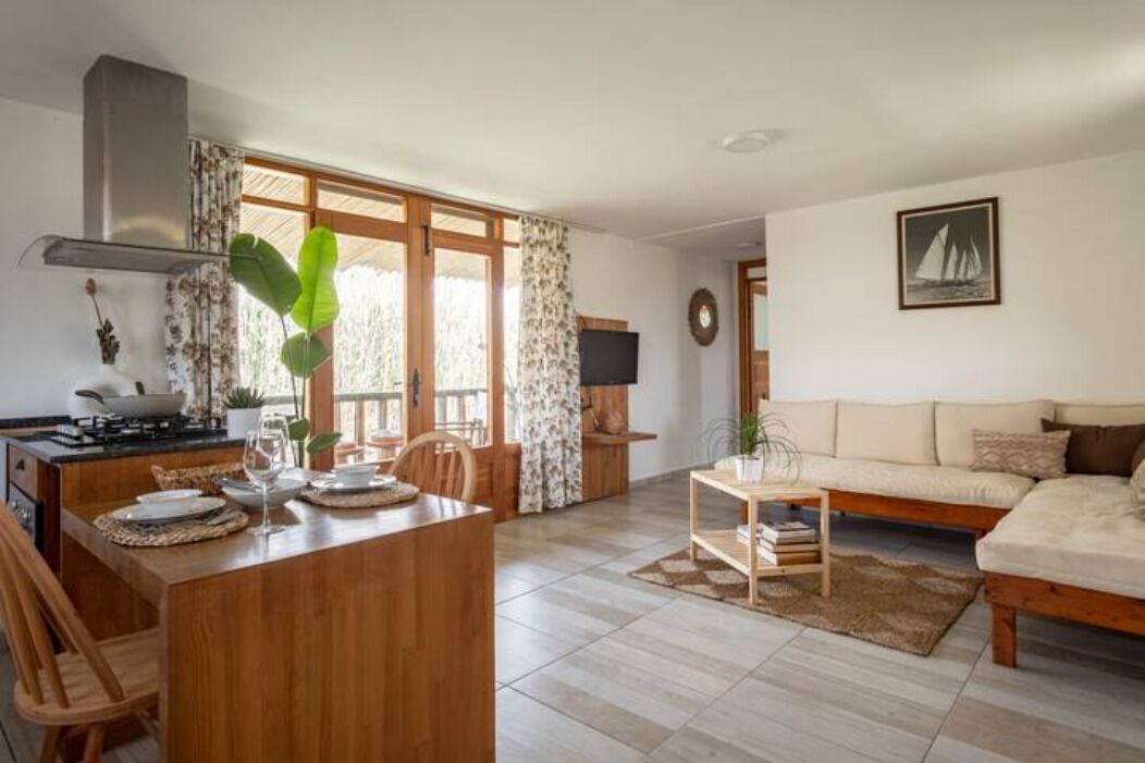 Yalicapkin Cottage - unique thatched cottage located on the Dalyan River.