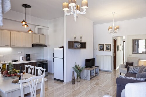 Kallisti, luxurious house,100m from great beach, traditional shops and tavernas!