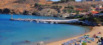 Kallisti, luxurious house,100m from great beach, traditional shops and tavernas!