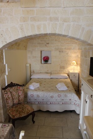 2 bedrooms, WiFi, bed sheets - Trullo Monte Grappa (Alberobello)