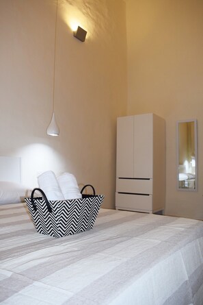 1 bedroom, iron/ironing board, WiFi, bed sheets - Valletta Mint Apartment 1 (Il-Belt Valletta)