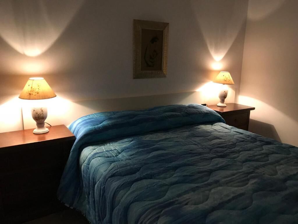 4 habitaciones, escritorio, tabla de planchar con plancha y wifi gratis 