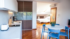 Dining - EXCLUSIVE ATTIC LOFT RIGHT ABOVE THE BEACH! (Krk)