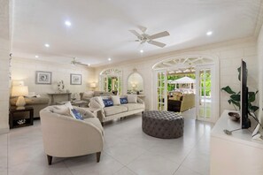 TV, table tennis, stereo