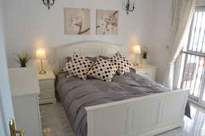 3 bedrooms, iron/ironing board, travel cot, free WiFi