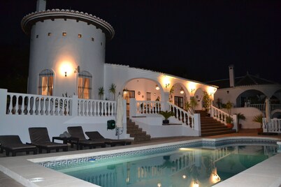 Luxury holiday villa with private swimming pool in a beautiful, peaceful setting