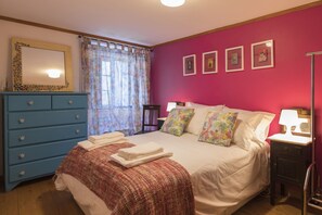 1 bedroom, iron/ironing board, travel cot, free WiFi