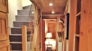 Interior - Newly renovated, ski in/ski out, 3.5 bed duplex apartment, label Meribel (Les Allues)