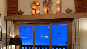 TV, fireplace, DVD player, books - Newly renovated, ski in/ski out, 3.5 bed duplex apartment, label Meribel (Les Allues)