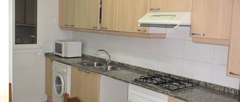 Frigorifero, microonde, forno, macchina per tè/caffè