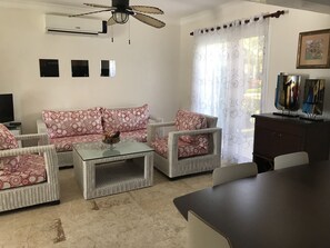 Smart TV - Townhouse, 36b Punta Cana Villege (Punta Cana)