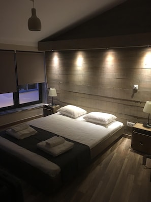 2 quartos, acesso à internet, roupa de cama