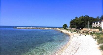 Cute apartment Milena, Biribaci-Umag, with two balconies, garden, WiFi