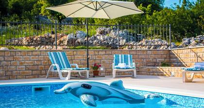 Villa Katja – Private Pool & A/C in All Rooms, Near Split
