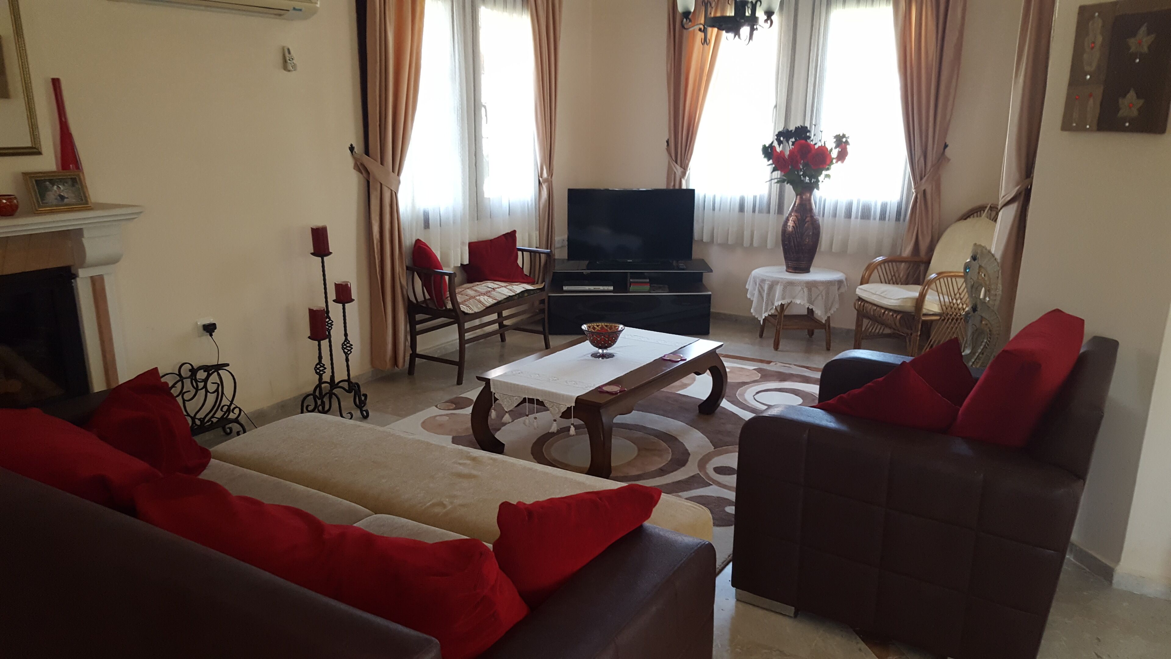 Beautiful 5 Bedroom Villa in Stunning Location