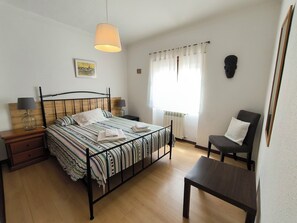 6 bedrooms, iron/ironing board, travel cot, WiFi