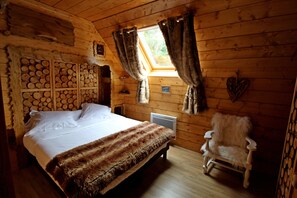 5 slaapkamers, een strijkplank/strijkijzer, wifi, beddengoed