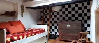 House of the Castle. The experience and the thrill of living within walls.
